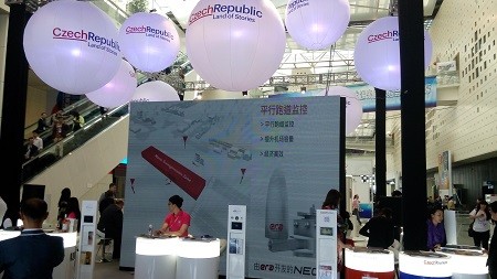 Shanghai Mayor visited ERA stand at the China Technology Fair