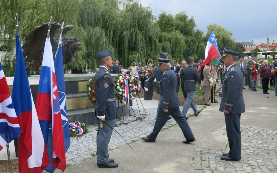 ERA se zúčastnila pietního aktu k uctění památky československých letců v RAF