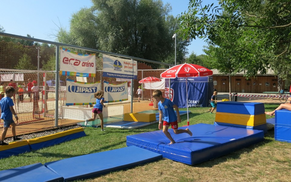 ERA popáté partnerem prázdninového Sportovního parku v Pardubicích