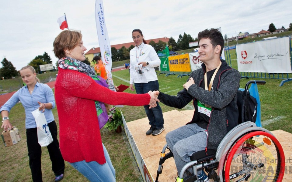 Atletický mítink v Pardubicích uzavřel paralympijskou sezonu. ERA v roli partnera nechyběla